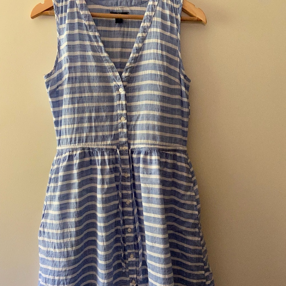 GAP V-Neck Sleeveless Button Tie Waist Midi Dress